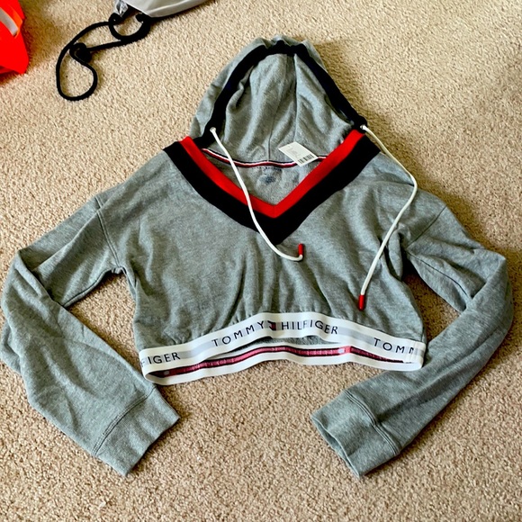 Tommy Hilfiger Retro crop hoodie NWT - Picture 3 of 6